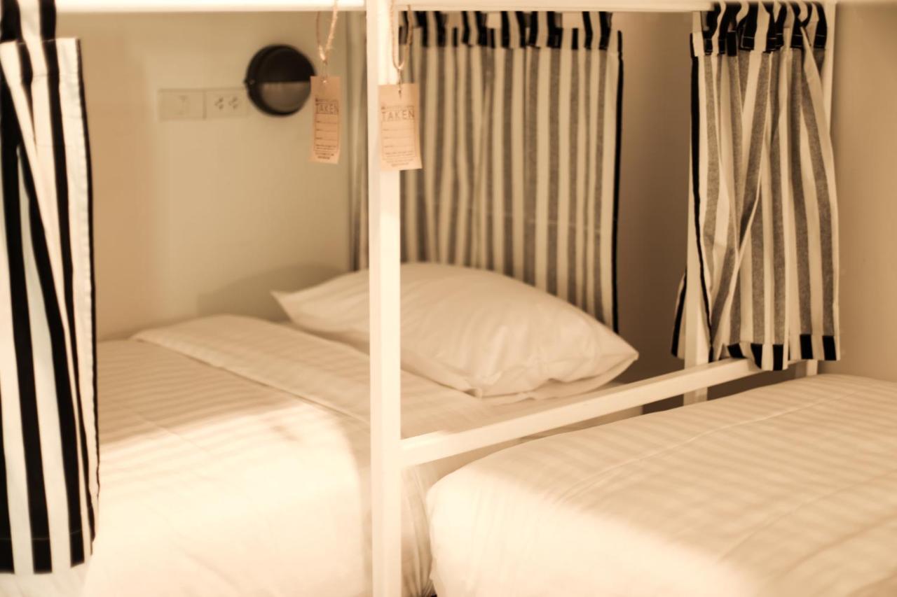 Hostel Lullaby Non-Smoking (Adults Only) Chiang Mai Bagian luar foto