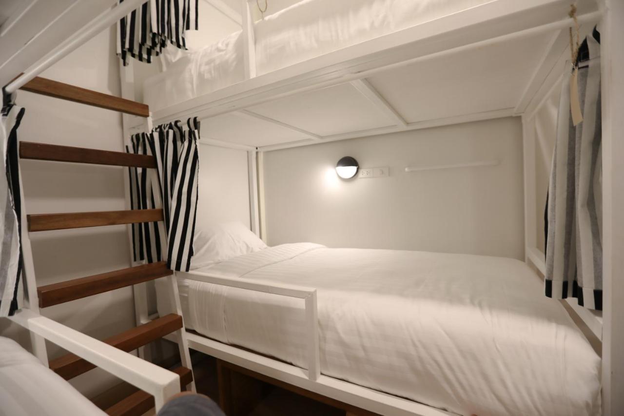 Hostel Lullaby Non-Smoking (Adults Only) Chiang Mai Bagian luar foto