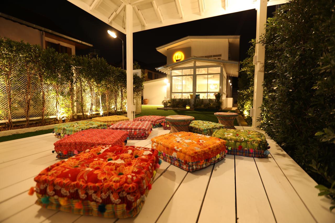 Hostel Lullaby Non-Smoking (Adults Only) Chiang Mai Bagian luar foto