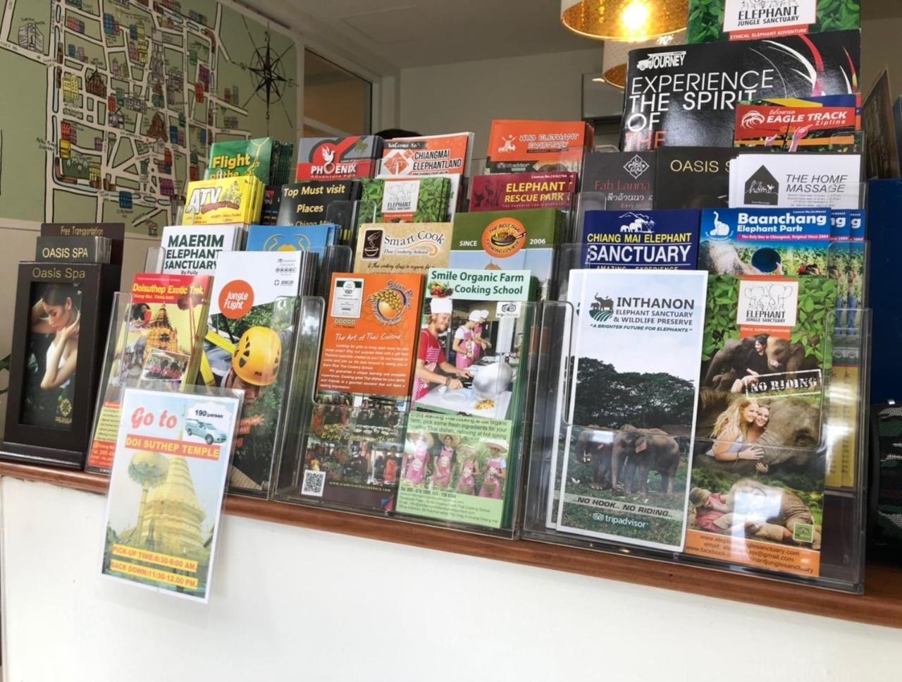 Hostel Lullaby Non-Smoking (Adults Only) Chiang Mai Bagian luar foto