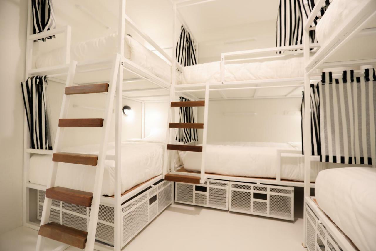 Hostel Lullaby Non-Smoking (Adults Only) Chiang Mai Bagian luar foto
